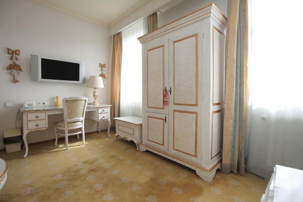 Topaz Boutique Hotel - 780