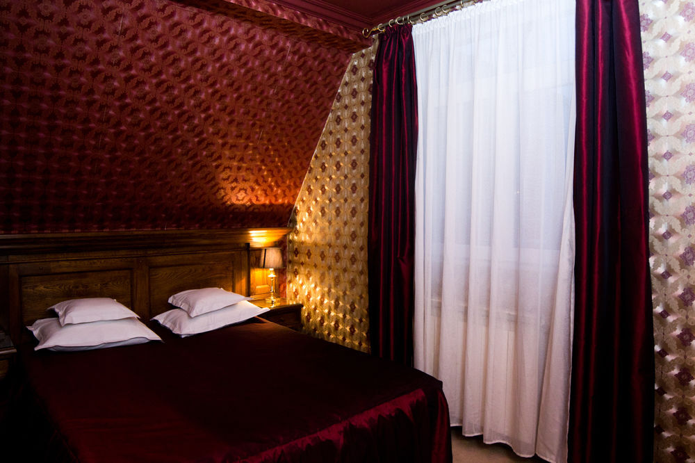 Topaz Boutique Hotel - 499