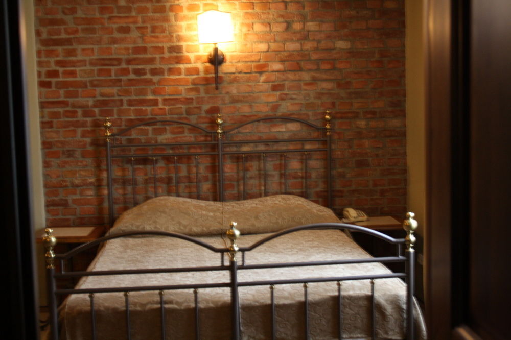 Topaz Boutique Hotel - 228
