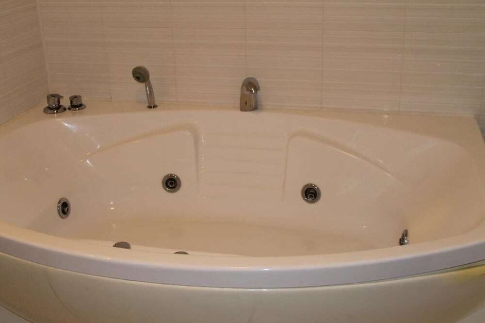 Hotel Bliss - 931