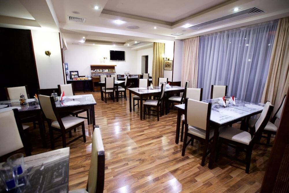 Hotel Bliss - 739