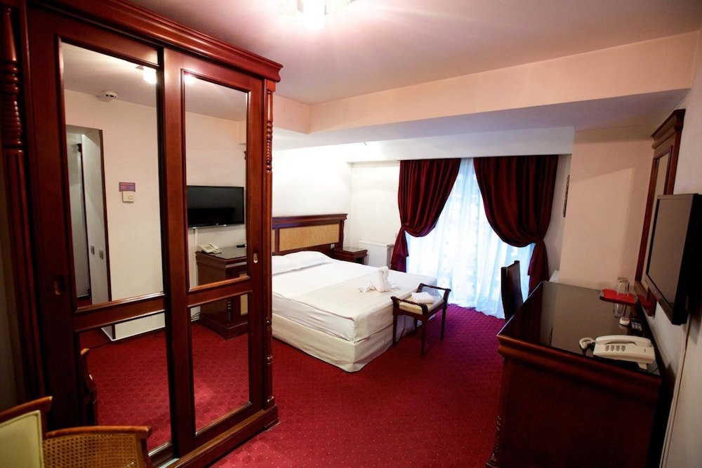 Hotel Bliss - 519
