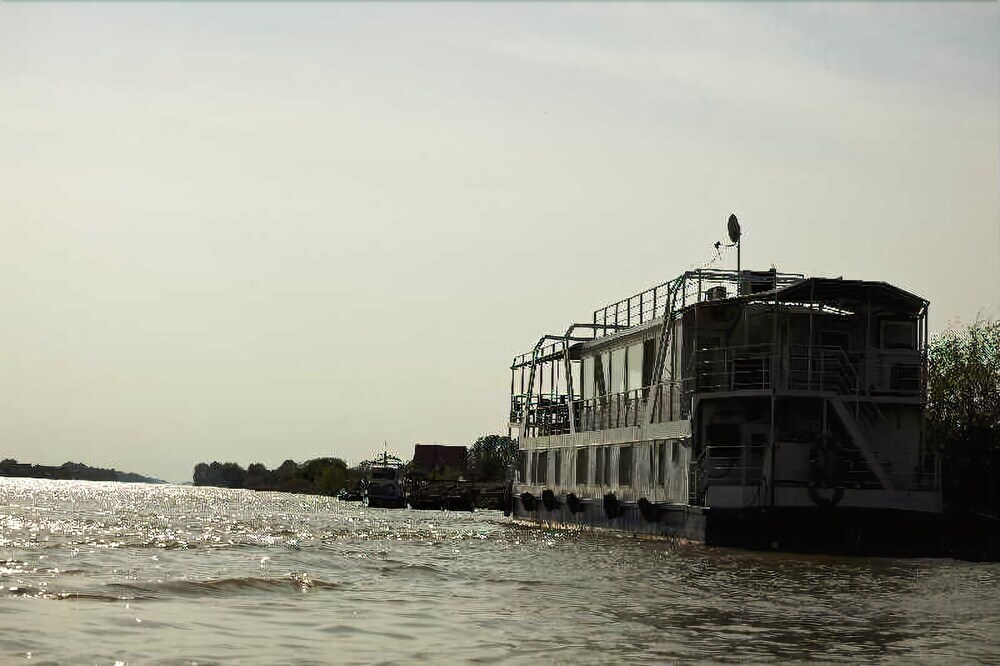 Botel Gggociman - 685