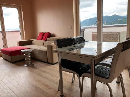 Brasov Penthouse Retreat - 826