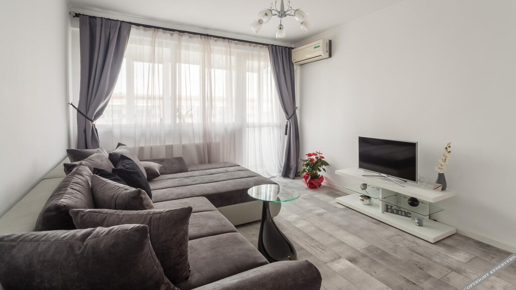 Bright House - 240