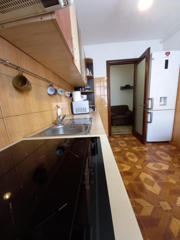 - Brown Suite - ULTRACENTRAL - 994