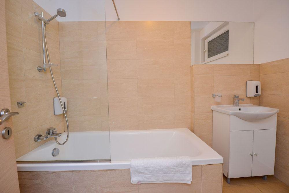 Bucharest Apartment - Cismigiu Gardens - 565
