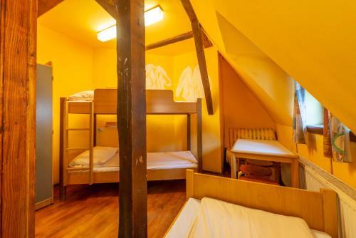Burg Hostel - 861