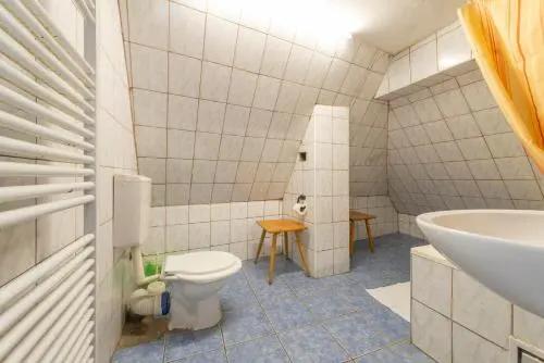 Burg Hostel - 548