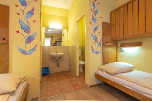 Burg Hostel - 119