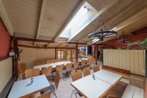 Burg Hostel - 937