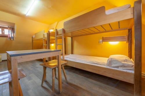 Burg Hostel - 340