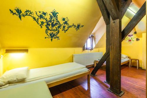Burg Hostel - 773