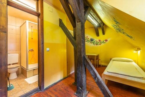 Burg Hostel - 317