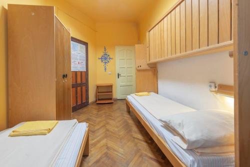 Burg Hostel - 106
