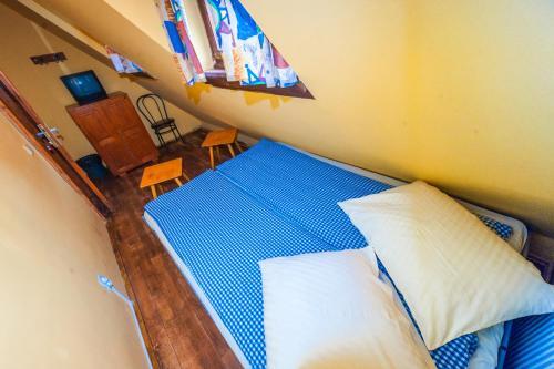 Burg Hostel - 481