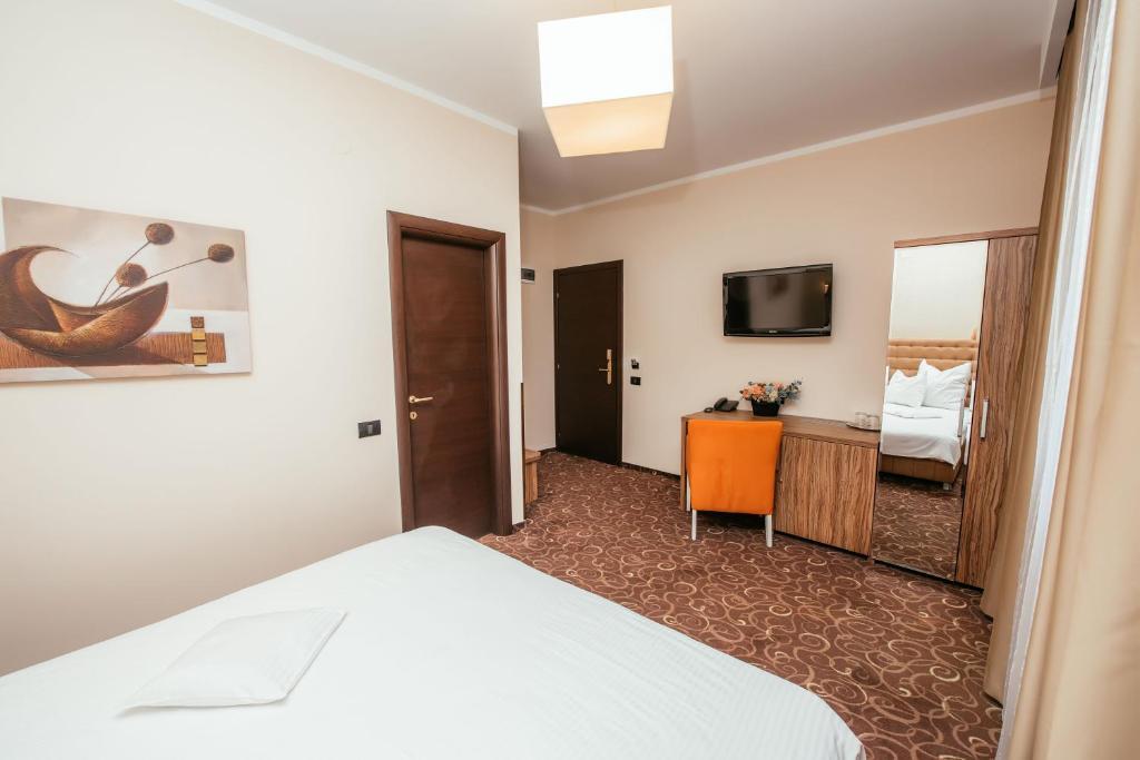C Guest House - 570