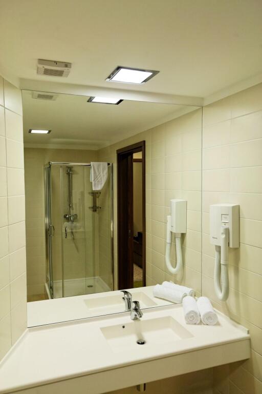 Capital Plaza Hotel - 271