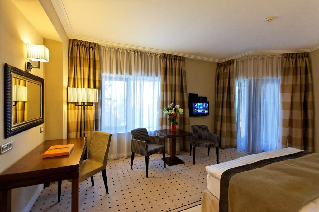 Capital Plaza Hotel - 24