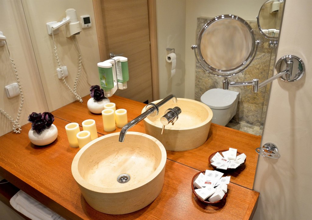 Capitolina City Chic Hotel - 96