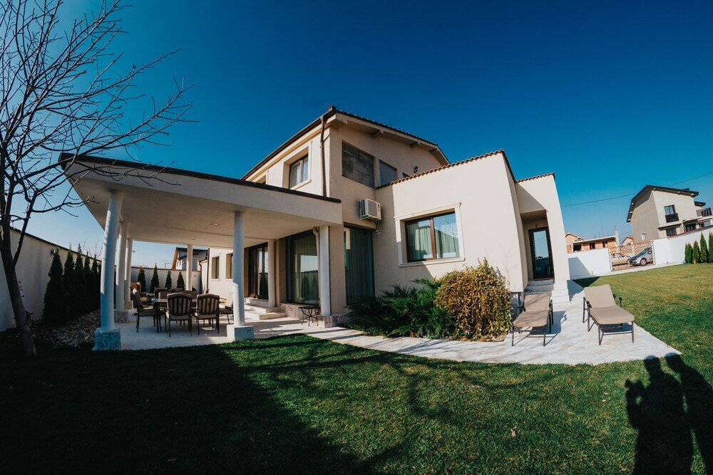 Carla Residence - 482