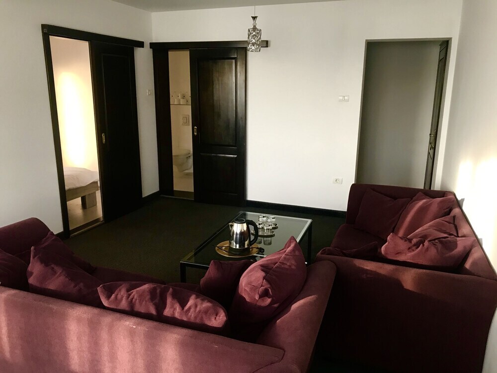 Carla Residence - 654