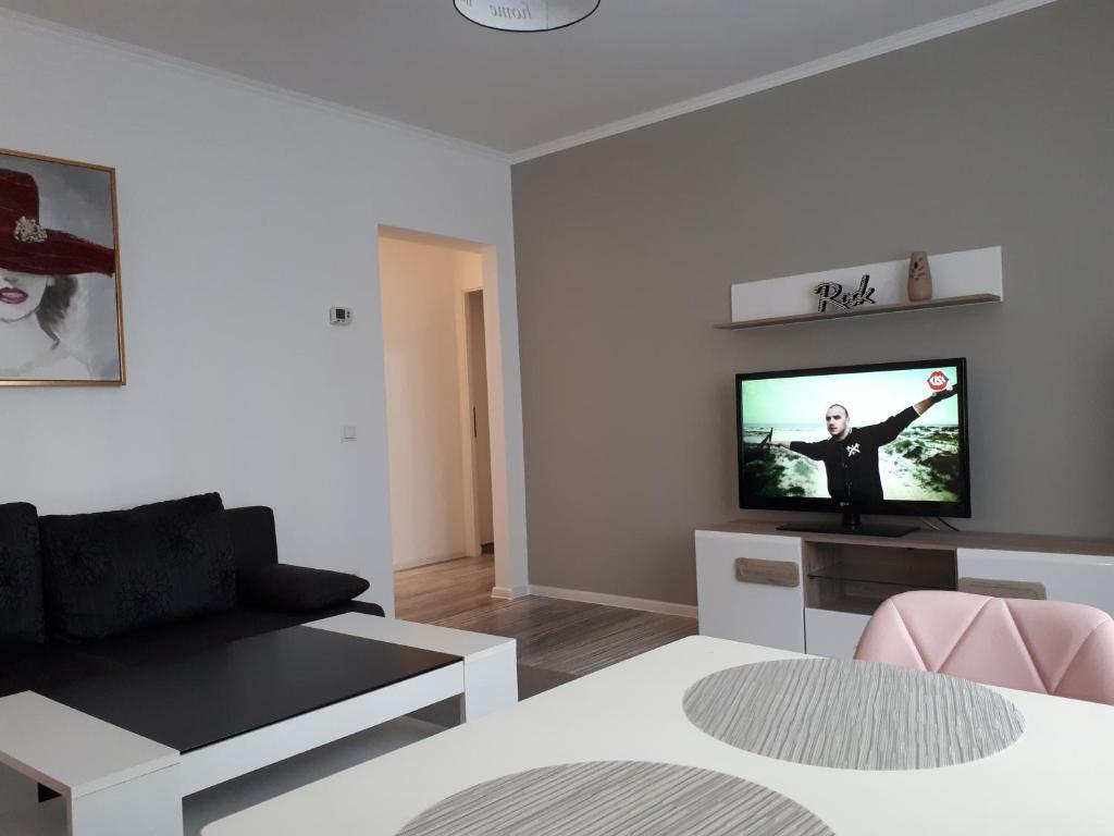 Carla's Residence - 815