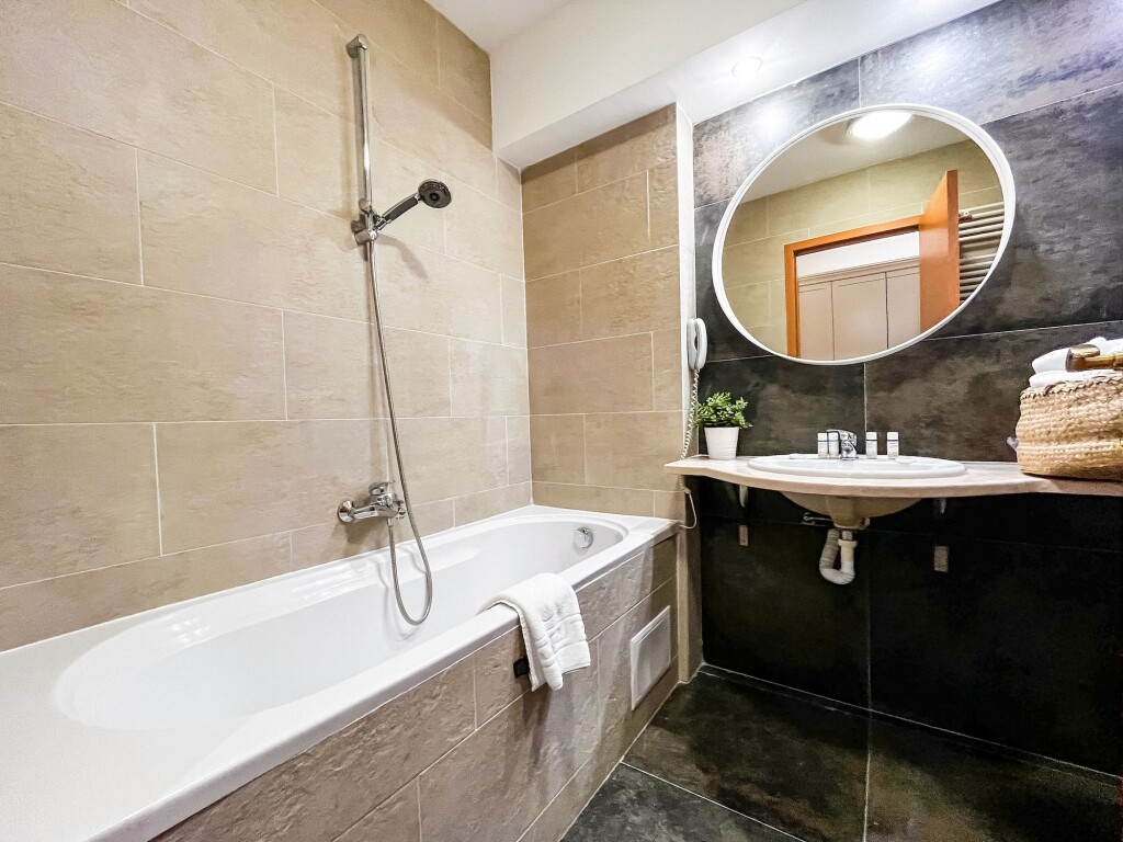 Hotel Carpathia - 496