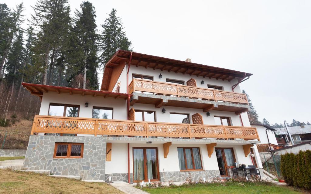 Casa Belcin - 78