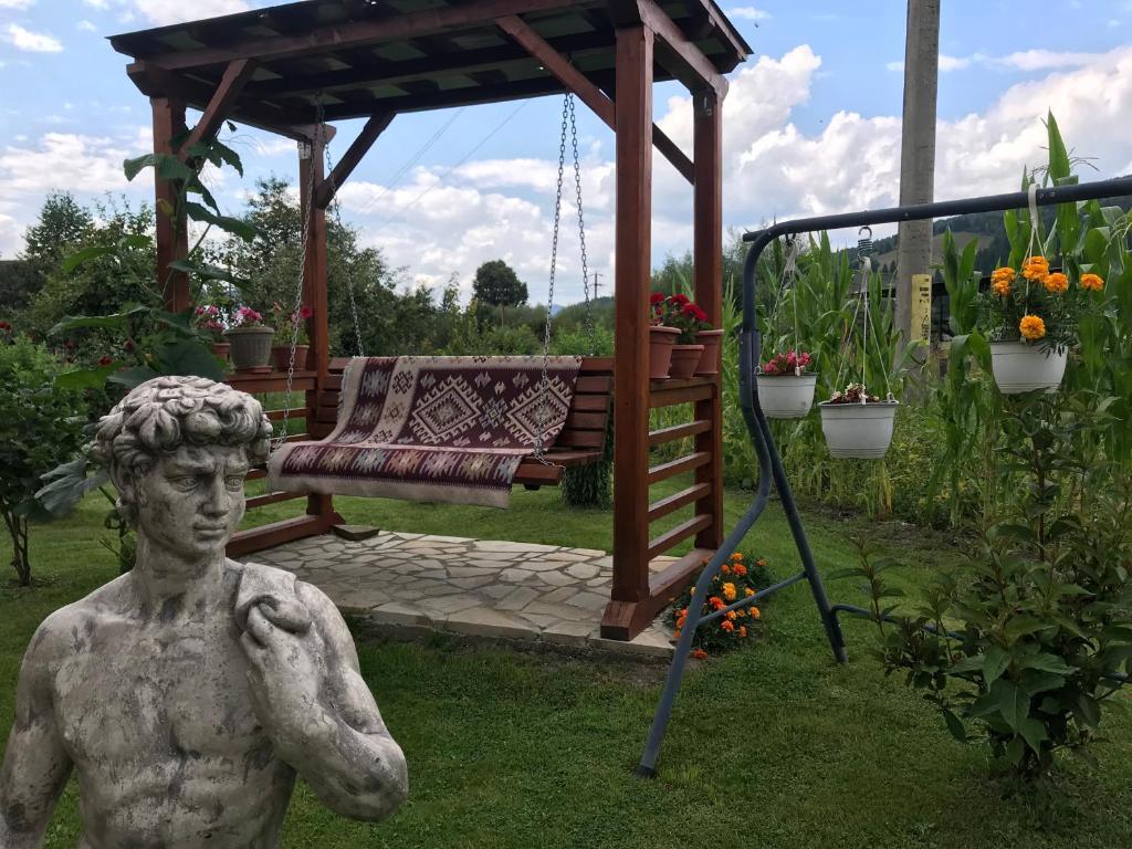 Casa cu Pitici - 294