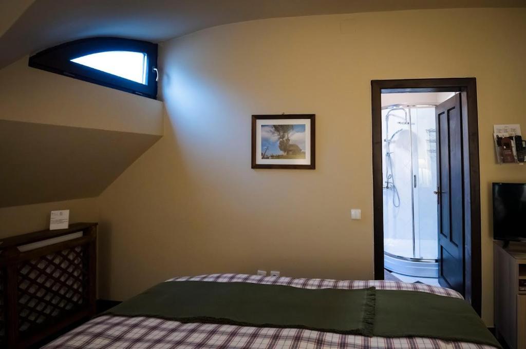 Ratiu House - 713