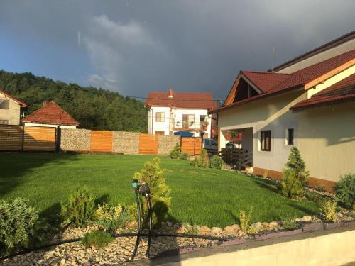 Casa De Sub Piatra - 384