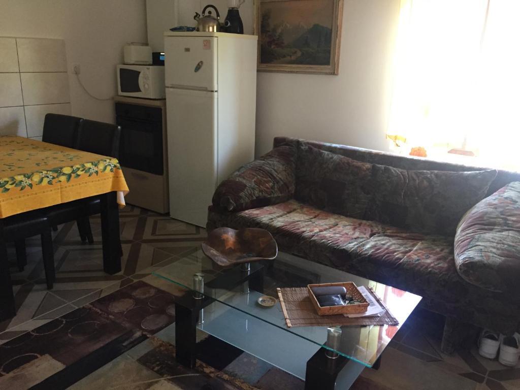 Casa rustica cu terasa - 118