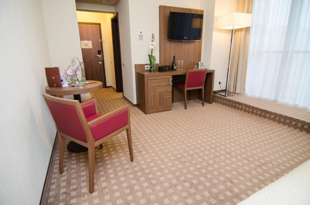 Central Plaza Hotel - 511