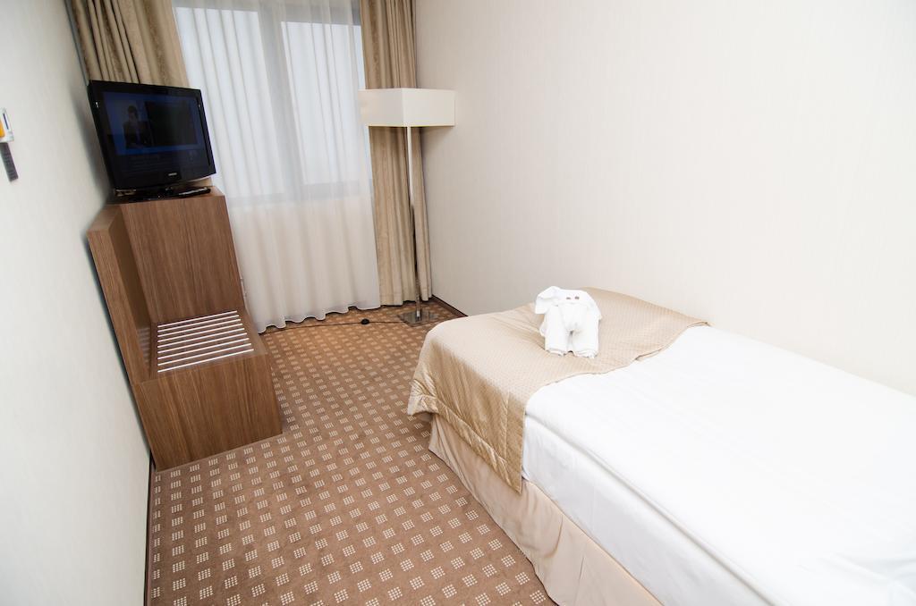 Central Plaza Hotel - 410