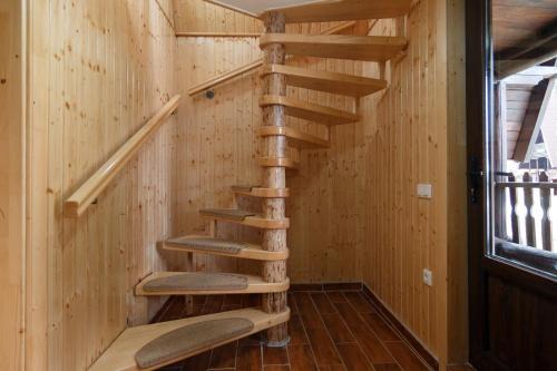 Centrul De Echitatie Poiana Brasov - 870