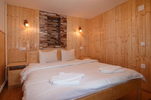 Centrul De Echitatie Poiana Brasov - 477