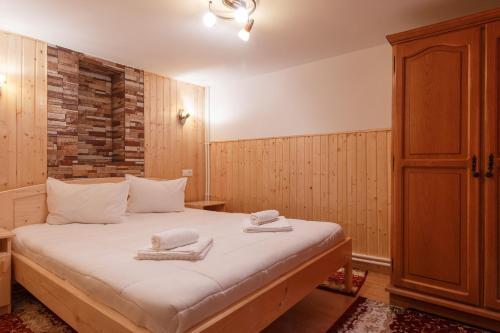 Centrul De Echitatie Poiana Brasov - 511