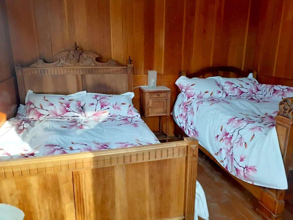Chalet with 5 Bedrooms in Bu?Teni, with Wonderful Mountain View, Enclosed Garden And Wifi - 583
