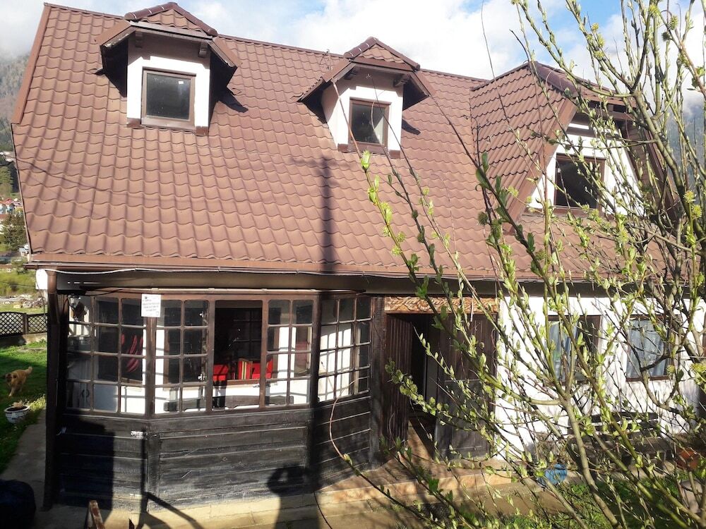 Chalet with 5 Bedrooms in Bu?Teni, with Wonderful Mountain View, Enclosed Garden And Wifi - 544