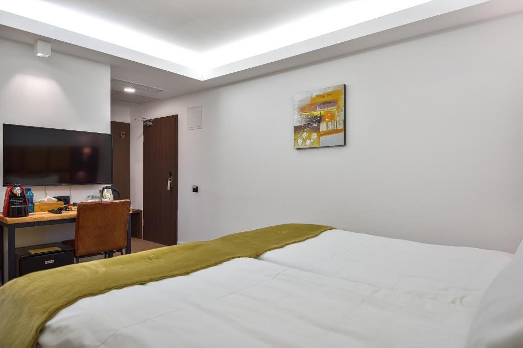 Charm Boutique Hotel - 589