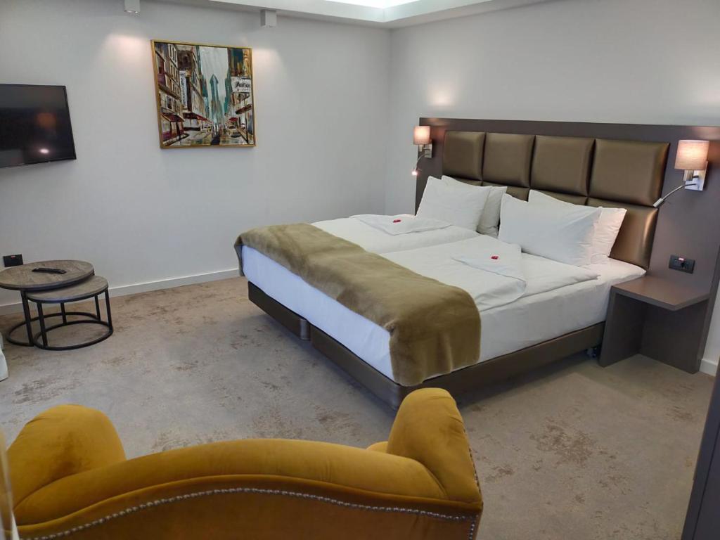 Charm Boutique Hotel - 420