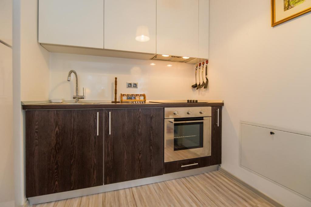 Charming 2-Bedroom, Silver Mountain, a Building - 963