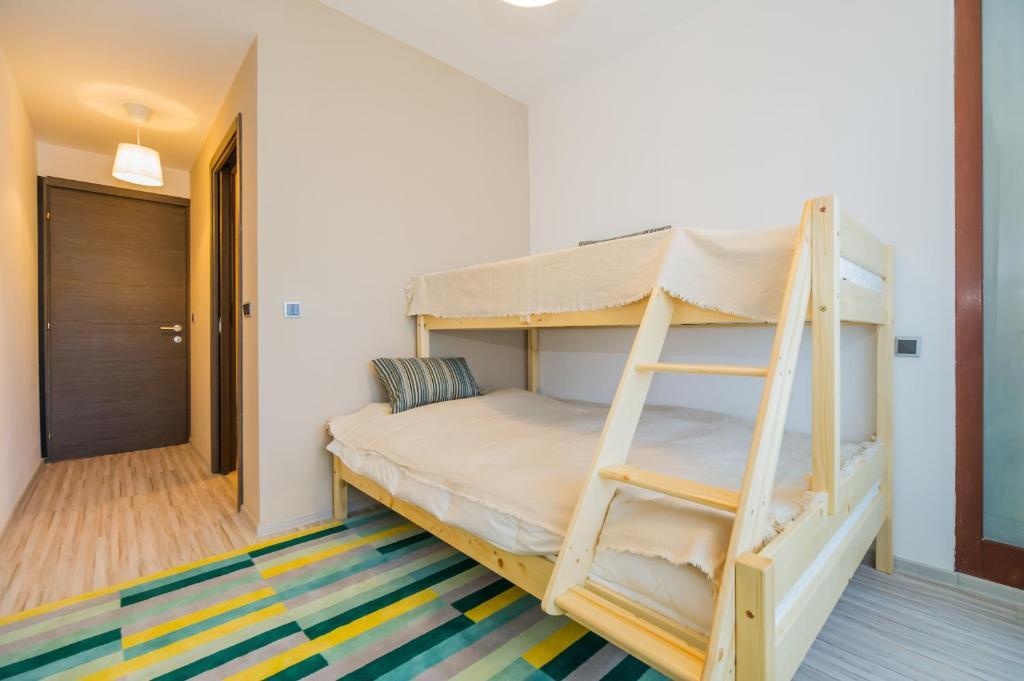 Charming 2-Bedroom, Silver Mountain, a Building - 196
