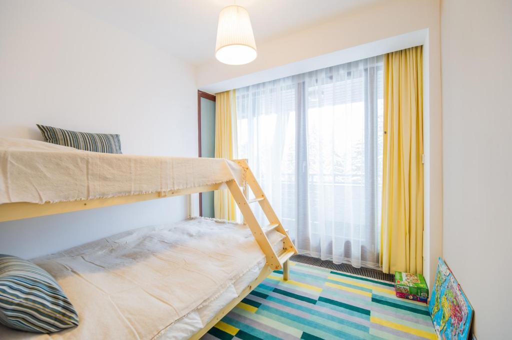 Charming 2-Bedroom, Silver Mountain, a Building - 278