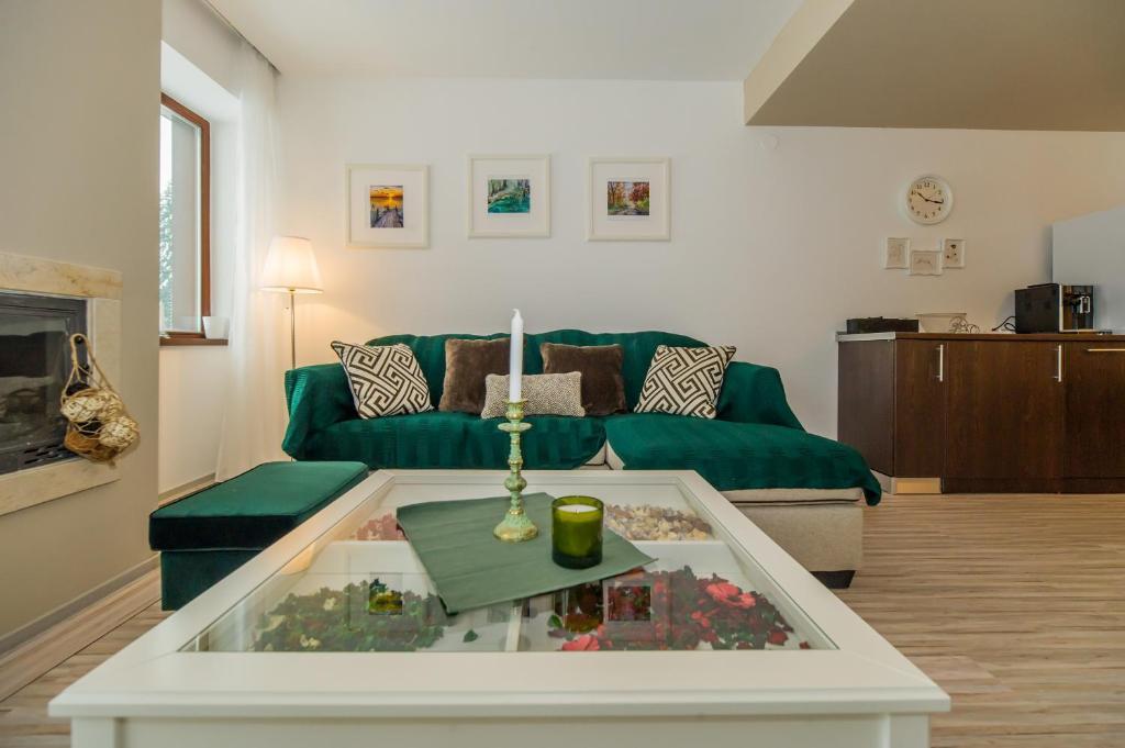 Charming 2-Bedroom, Silver Mountain, a Building - 330