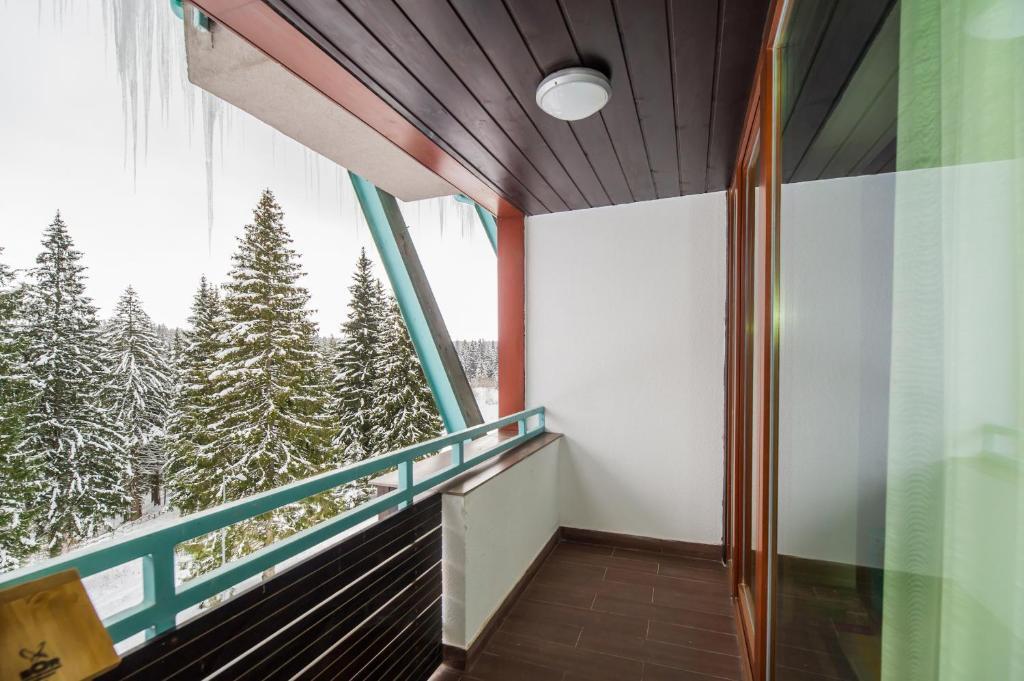 Charming 2-Bedroom, Silver Mountain, a Building - 778