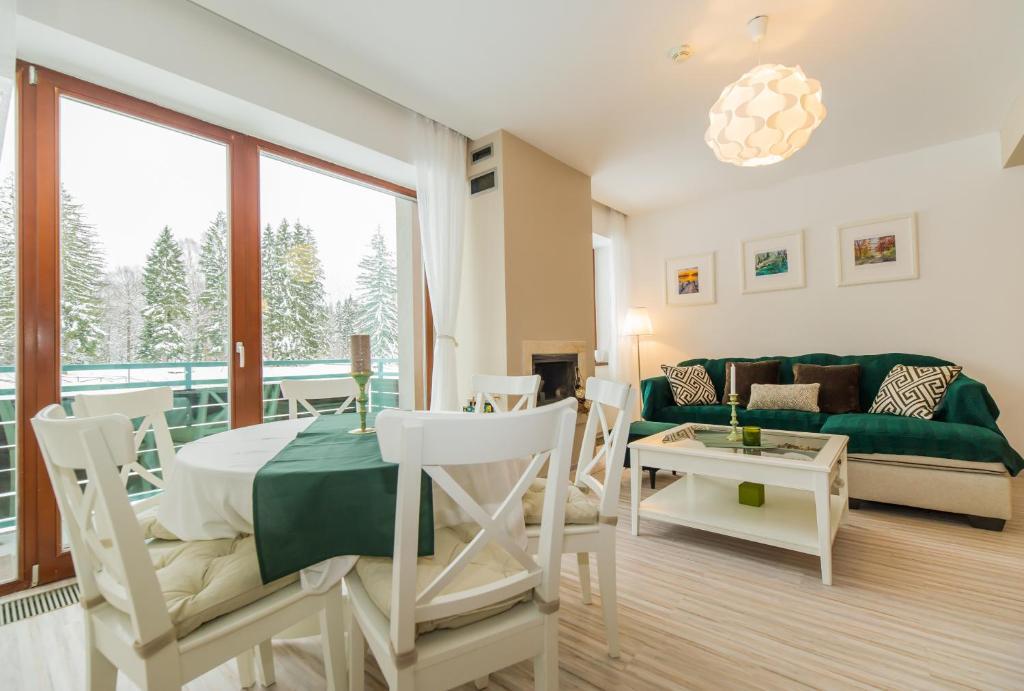 Charming 2-Bedroom, Silver Mountain, a Building - 936