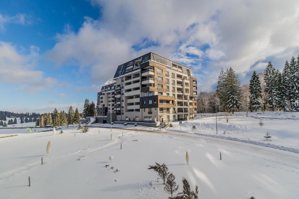 Charming 2-Bedroom, Silver Mountain, a Building - 378