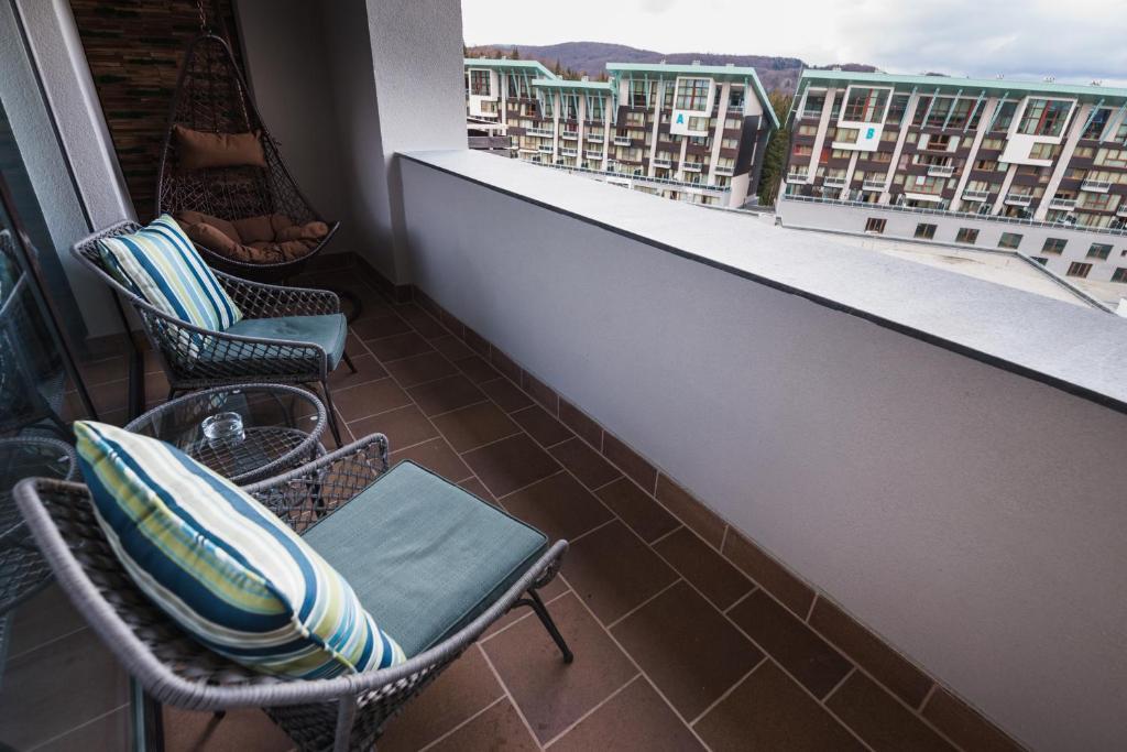 Chic Studio Silver Mountain - 945